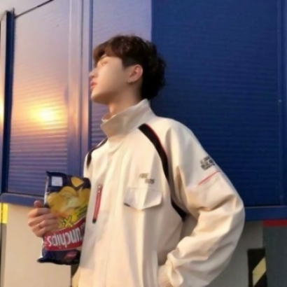 个性好看的微信小清新男生头像合集下载