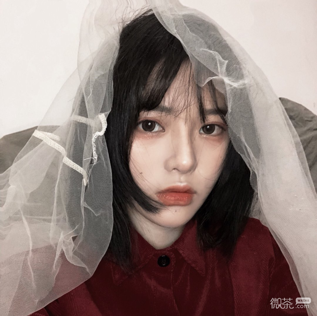 微信简洁迷人复古女头