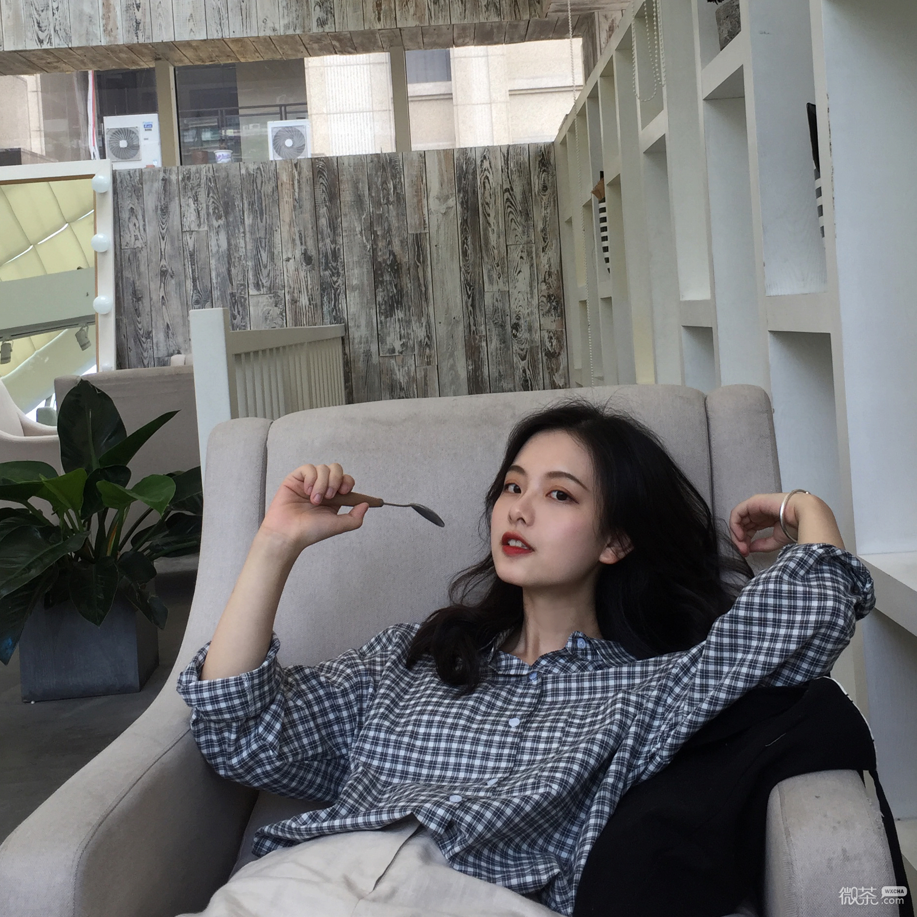 微信清新时尚简洁霸气迷人女头