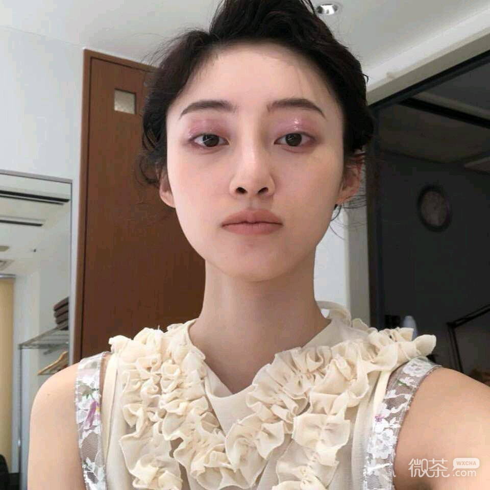 微信俏皮简洁时尚清新女头