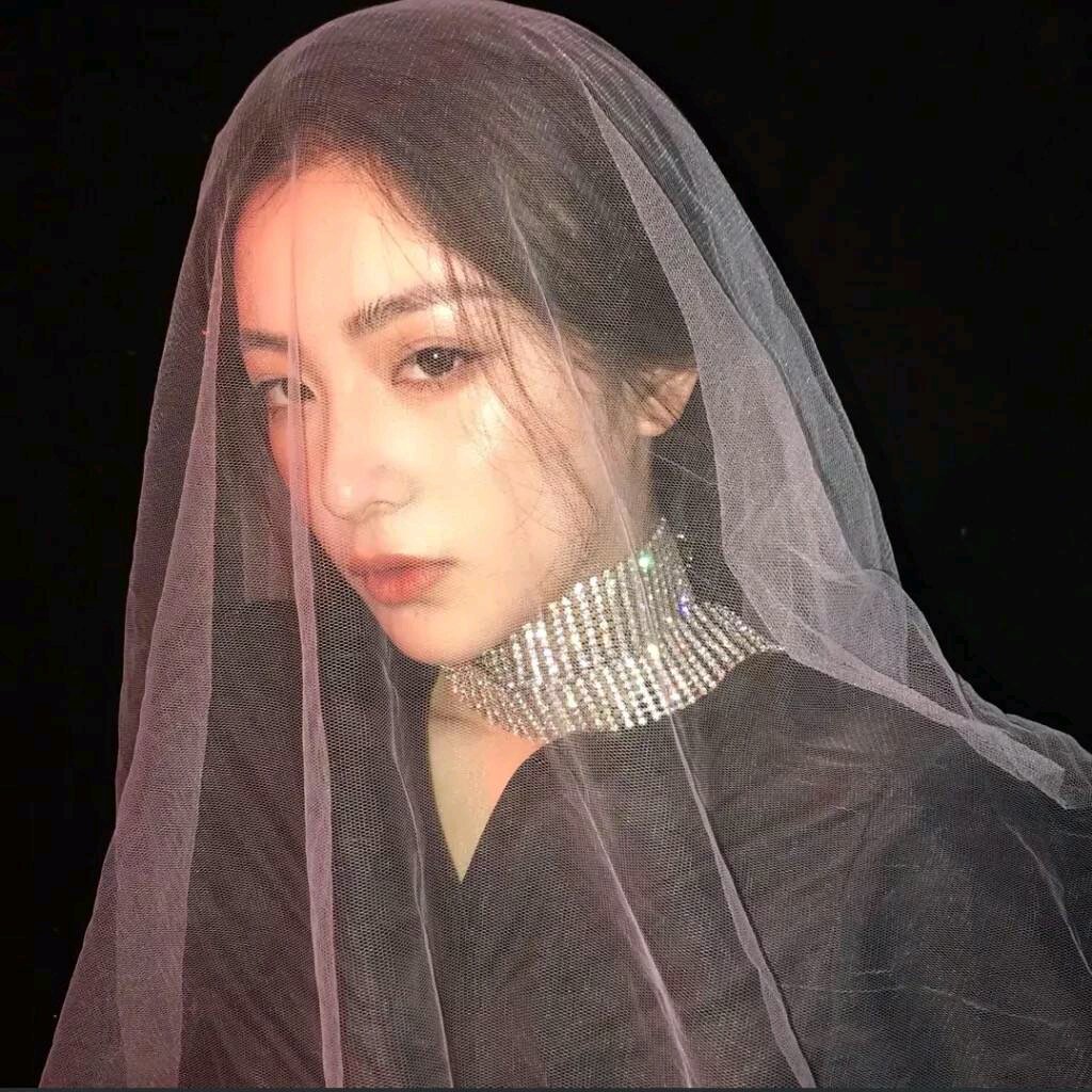 微信高颜值霸气时尚女头