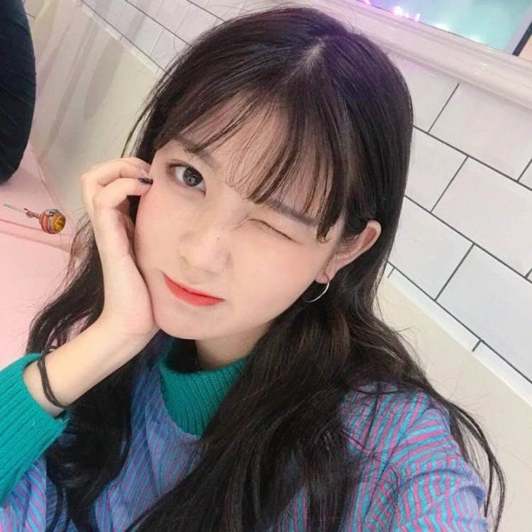 微信俏皮佛系时尚女头