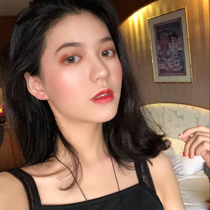 微信小清新气质阳光佛系女头