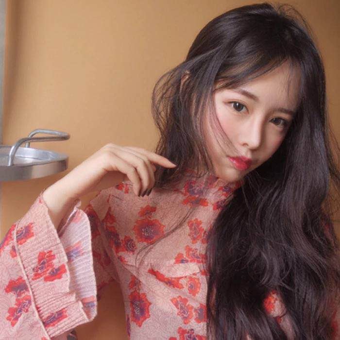 微信俏皮佛系时尚女头