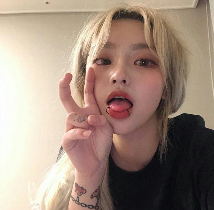 微信小清新气质阳光佛系女头