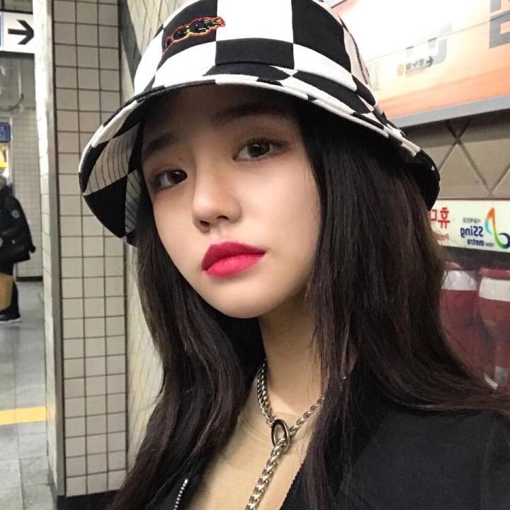 微信小清新气质阳光佛系女头