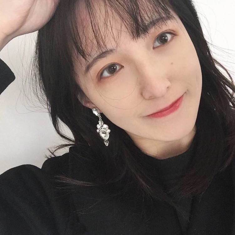 微信俏皮佛系时尚女头