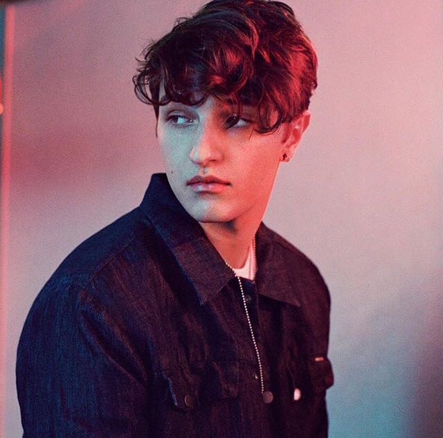 微信超酷帅气欧美男头