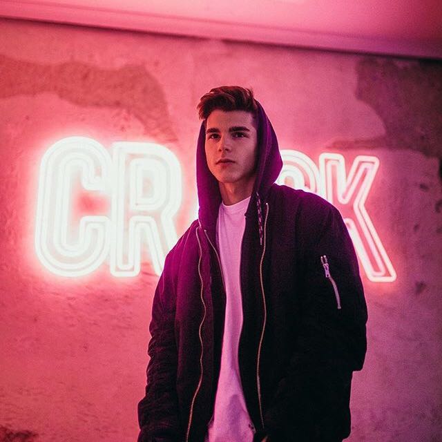 微信超酷帅气欧美男头