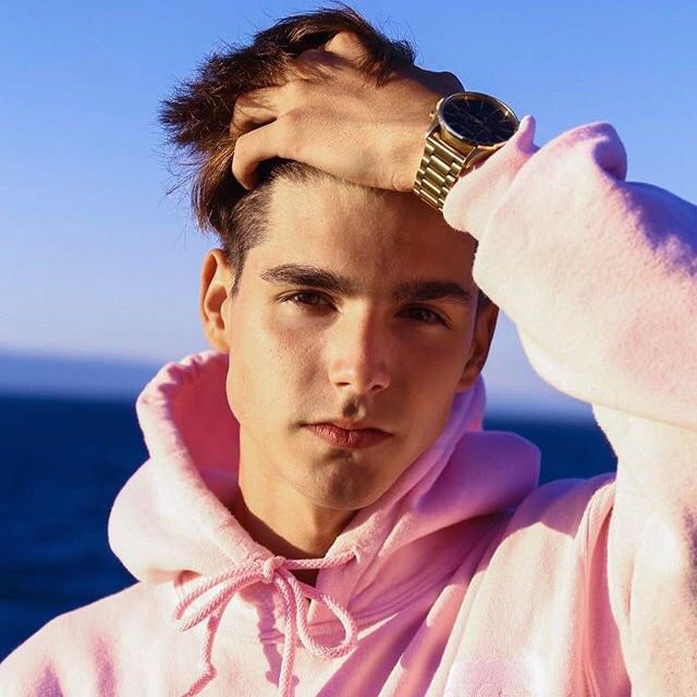 微信迷人时尚气质欧美男头