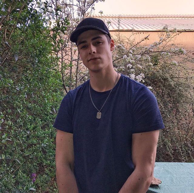 微信迷人时尚气质欧美男头