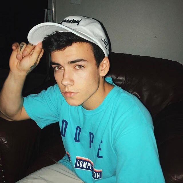 微信帅气清新欧美男头