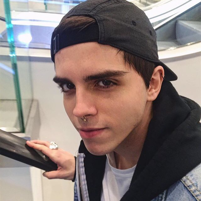 微信阳光帅气欧美男头