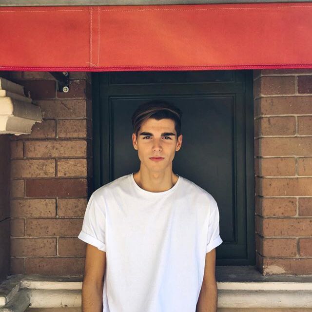 微信迷人时尚气质欧美男头