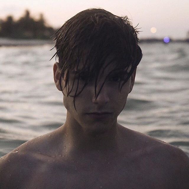 微信迷人时尚气质欧美男头