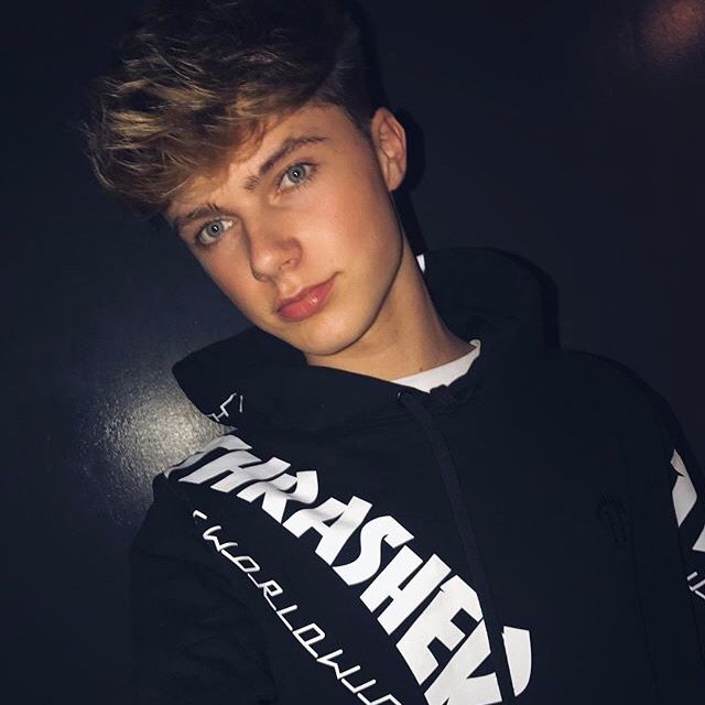 微信阳光时尚清新性感男头