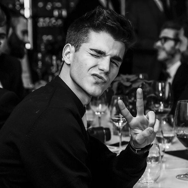 微信迷人时尚气质欧美男头