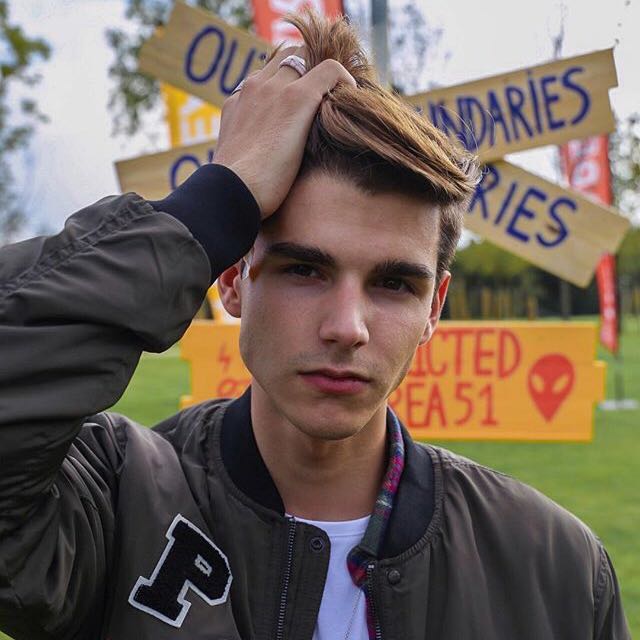 微信迷人时尚气质欧美男头