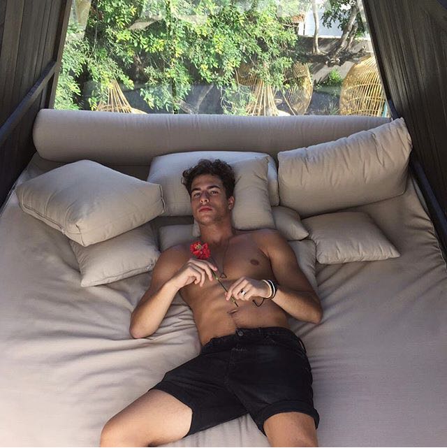 微信阳光时尚清新性感男头