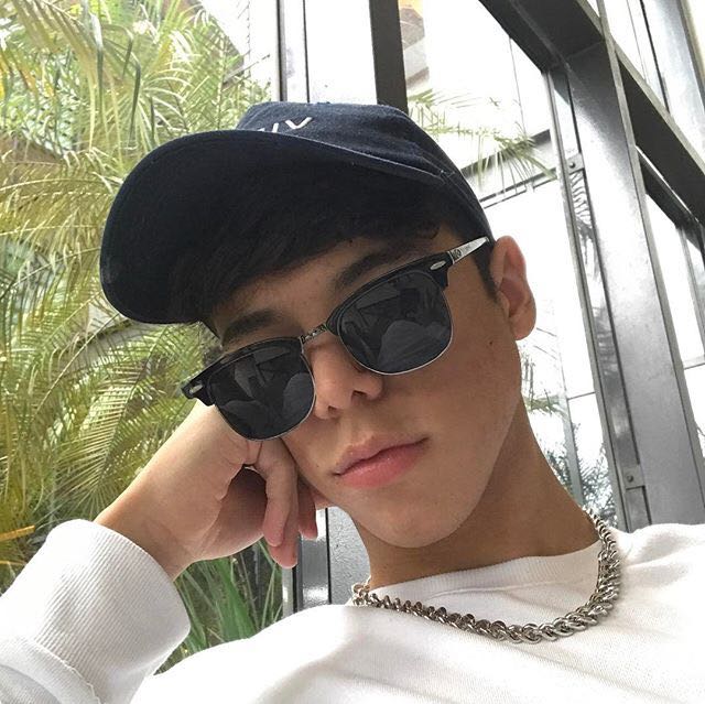 微信阳光时尚清新性感男头