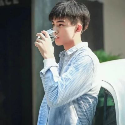 帅气高冷的微信男生头像合集下载