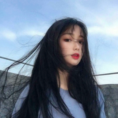 唯美蓝色小清新风格女生微信头像下载