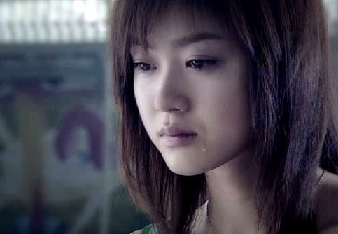 无比伤心微信哭泣女生图片下载