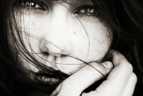 无比伤心微信哭泣女生图片下载