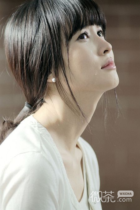 无比伤心微信哭泣女生图片下载