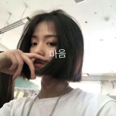 萌萌哒的微信气质短发女生头像下载