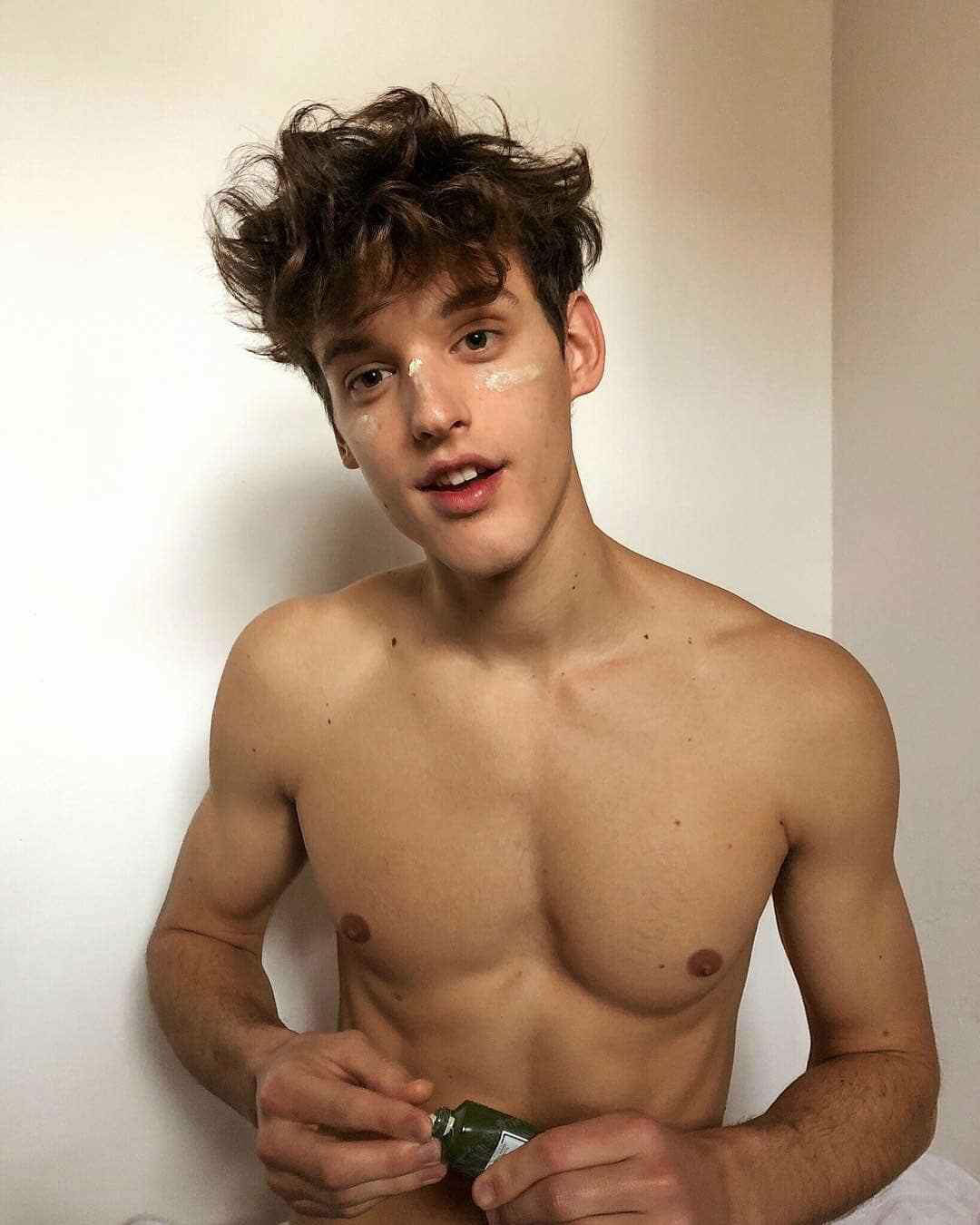 微信好看的帅气欧美男头