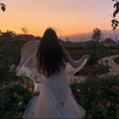 伤感落寞风格的微信女生头像下载