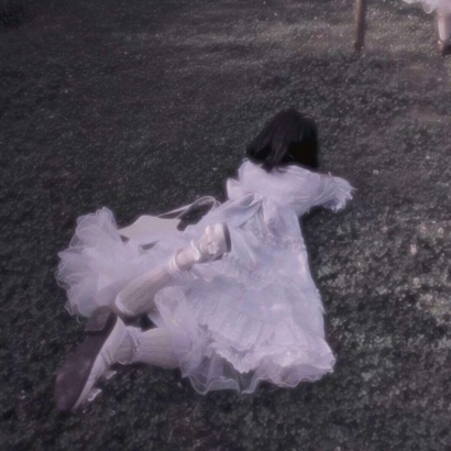 伤感落寞风格的微信女生头像下载