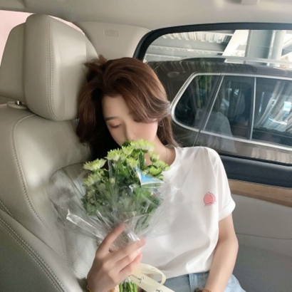 唯美带花小清新风格微信女生头像下载