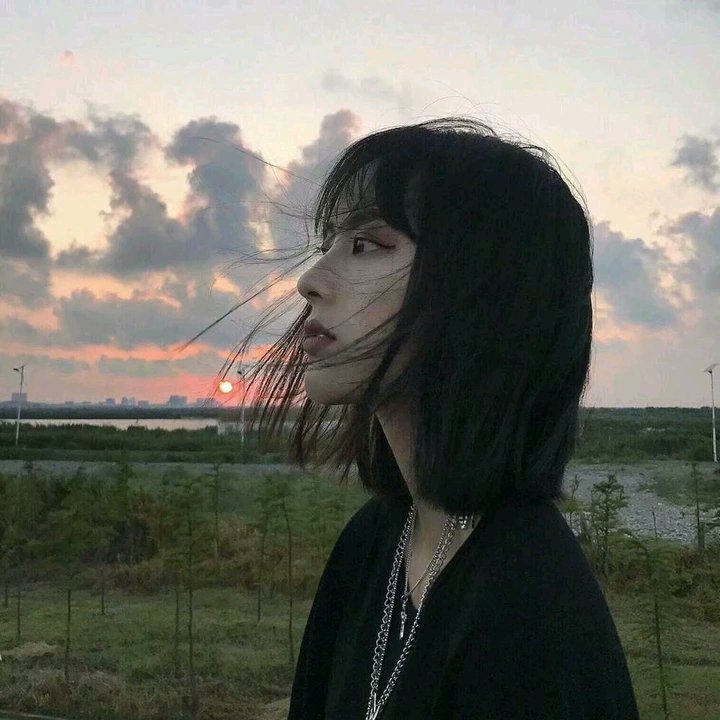 微信傲娇时尚迷人女头