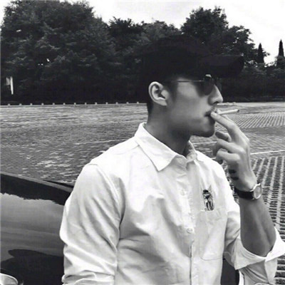 成熟帅气风格的微信个性男生头像合集下载