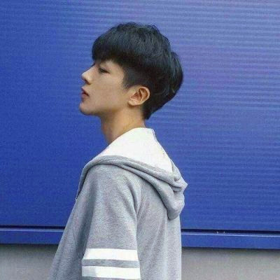 成熟帅气风格的微信个性男生头像合集下载