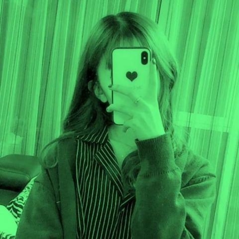 微信爆火的绿色背景潮流女生头像下载