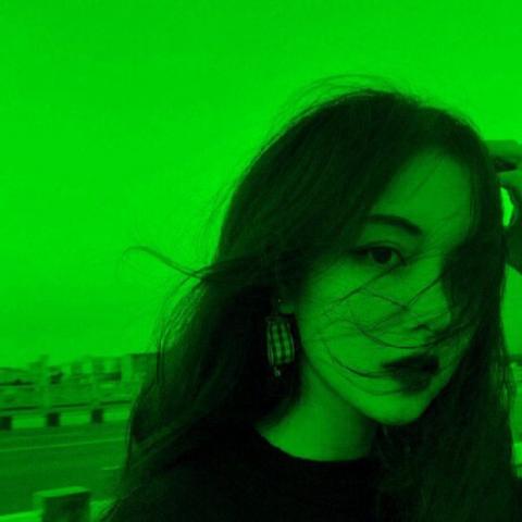 微信爆火的绿色背景潮流女生头像下载