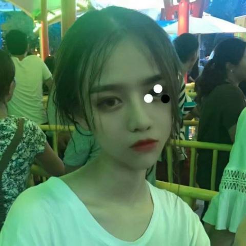 微信爆火的绿色背景潮流女生头像下载