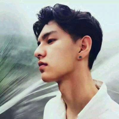 成熟帅气风格的微信个性男生头像合集下载