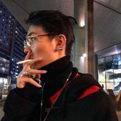 成熟帅气风格的微信个性男生头像合集下载