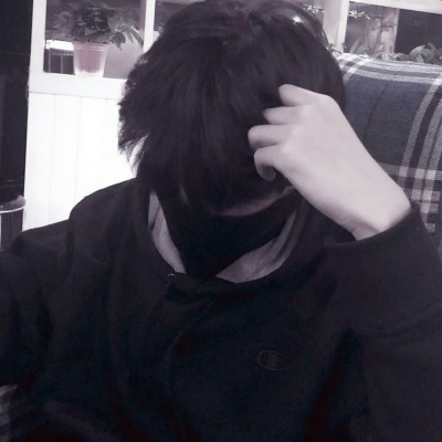 帅气时尚风格的微信男生头像合集下载