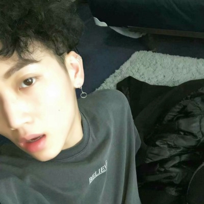 帅气时尚风格的微信男生头像合集下载