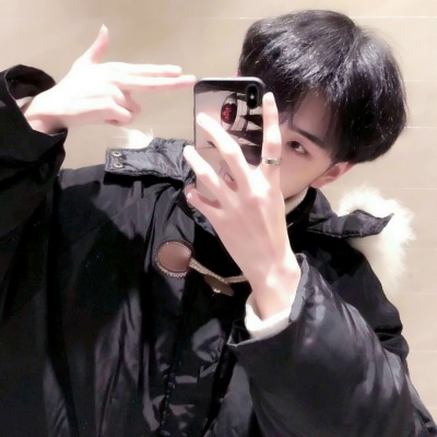 帅气时尚风格的微信男生头像合集下载