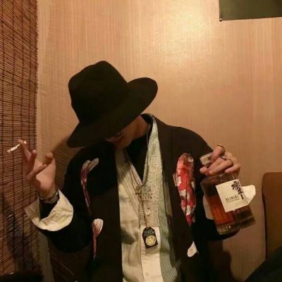 霸气高冷的个性男生微信头像合集下载