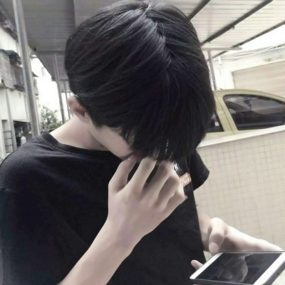 帅气时尚风格的微信男生头像合集下载