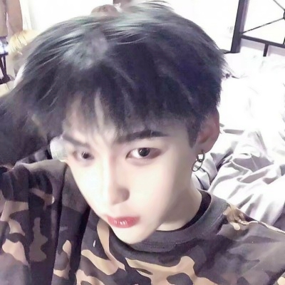 帅气时尚风格的微信男生头像合集下载