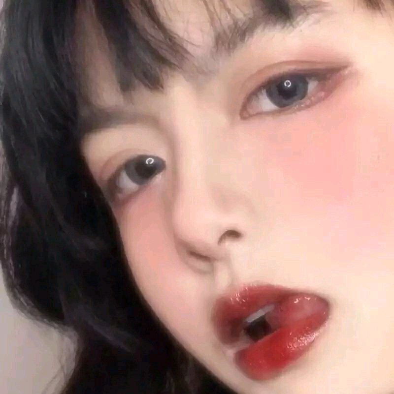 微信粉嫩气质时尚女头