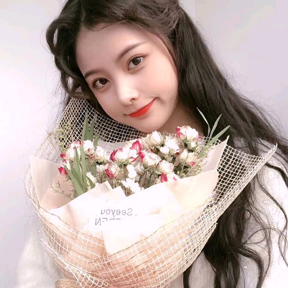 微信粉嫩气质时尚女头